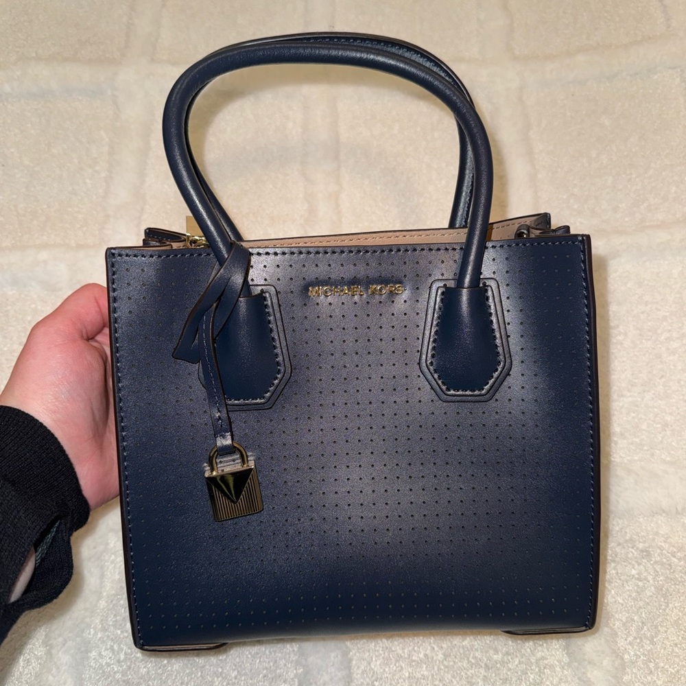 Michael Kors Small Mercer Messenger Bag
